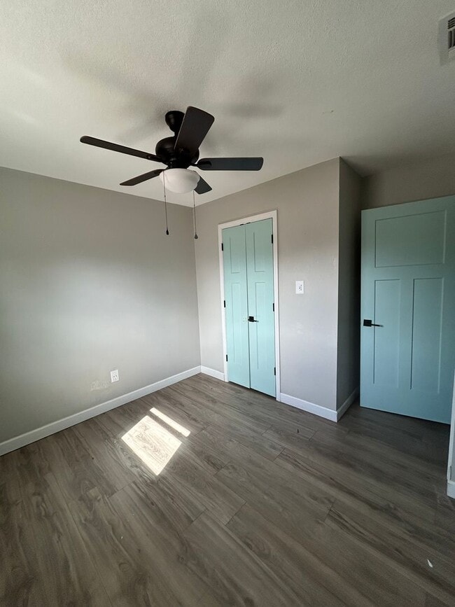 Building Photo - 112/114 W Tenth St. Vidalia