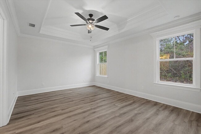 Building Photo - 4 Bedroom Home Available Now!