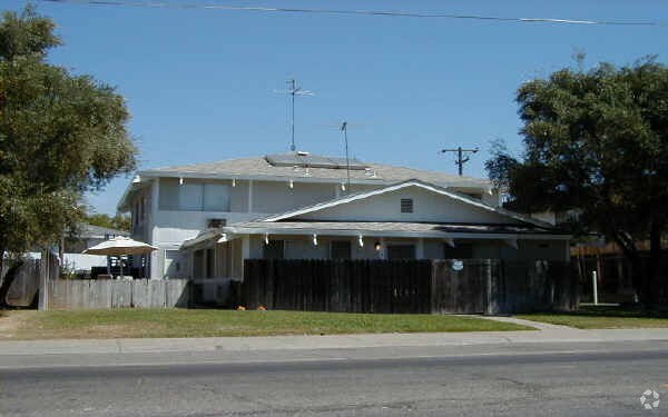 Building Photo - 2429 Northrop Ave