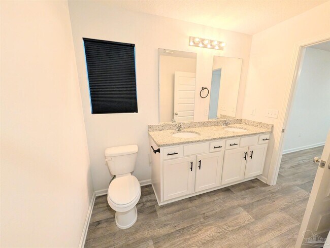 Building Photo - 7516 Oak Lake Blvd