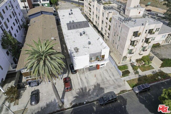 Building Photo - 5831 Carlton Way