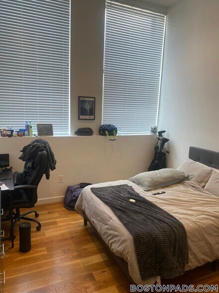 Building Photo - 600 Columbia Rd