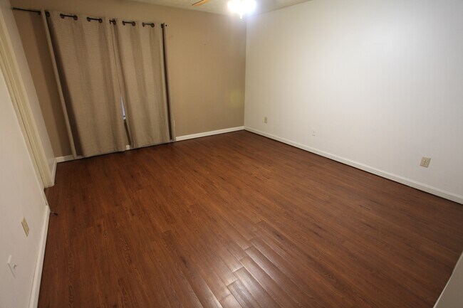 Building Photo - 3bed/2bath in Northpoint Subdivision for August!