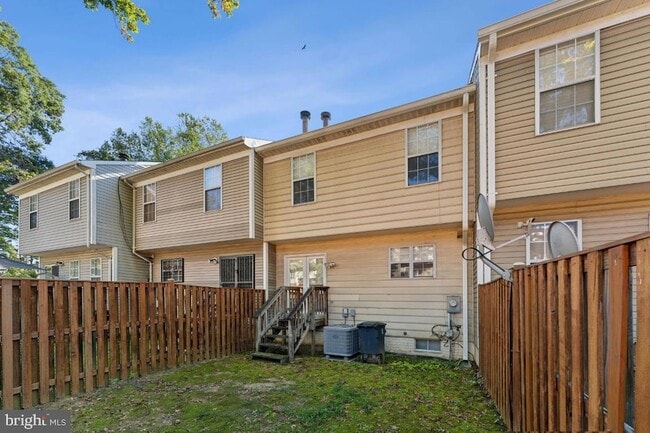 Building Photo - 127 College Station Dr