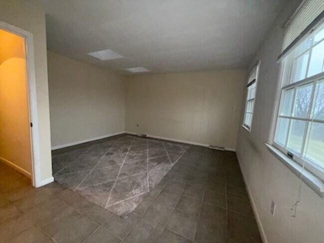 Building Photo - Single Family Townhouse with Garage