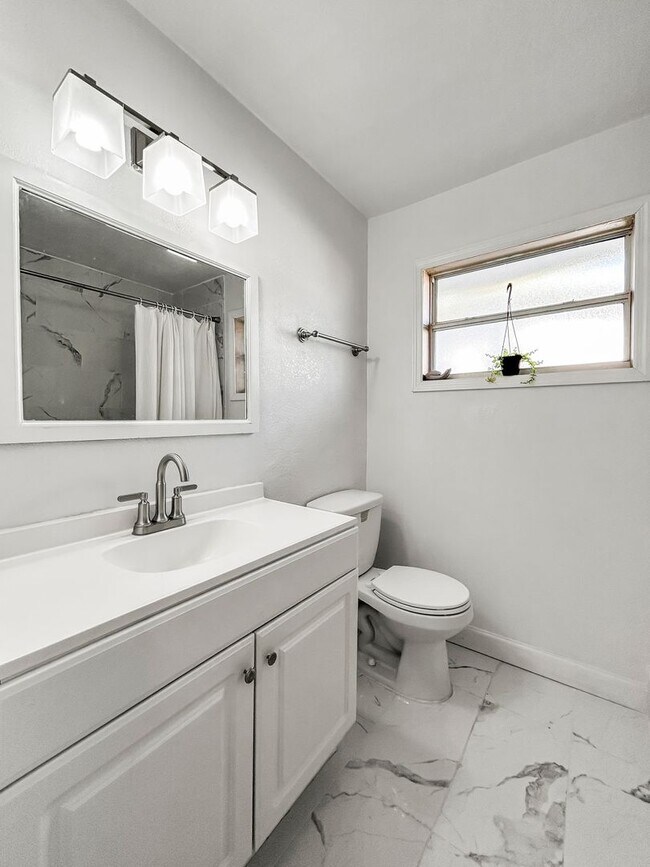 Building Photo - Beautiful 3BR | 1BA Unfurnished Home for Rent – Move-In Ready!