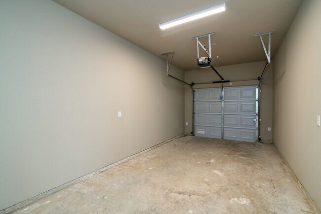 Building Photo - 609 Harvest Moon Dr