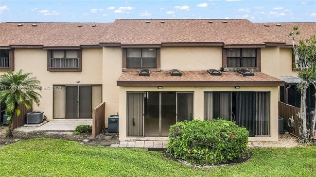 Building Photo - 3952 Cocoplum Cir