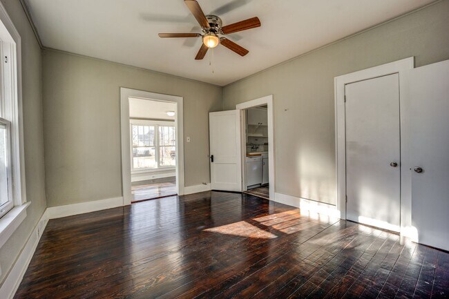 Building Photo - 419 N 23rd St