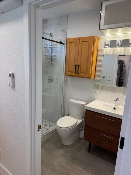 Building Photo - 765 Tobin Dr