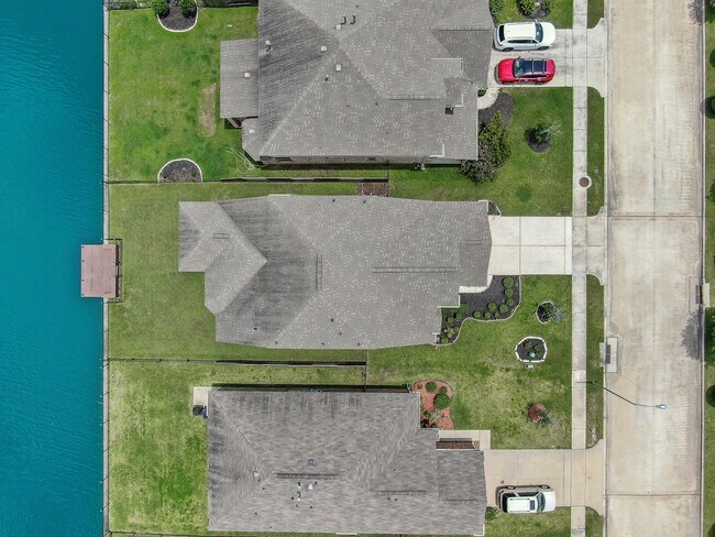 Building Photo - 3791 Lake Bend Shore Dr