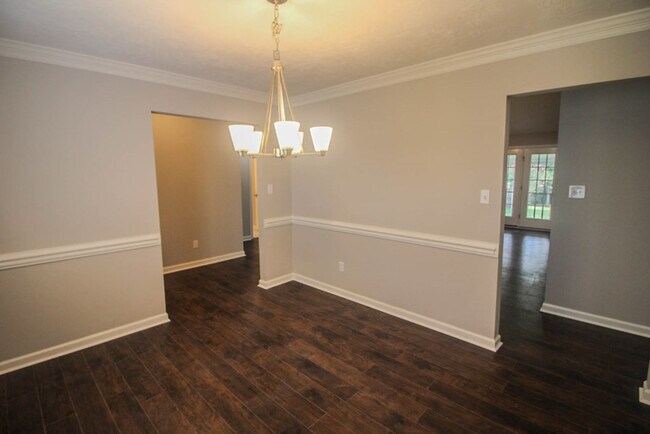 Building Photo - 525 Cashel Rd
