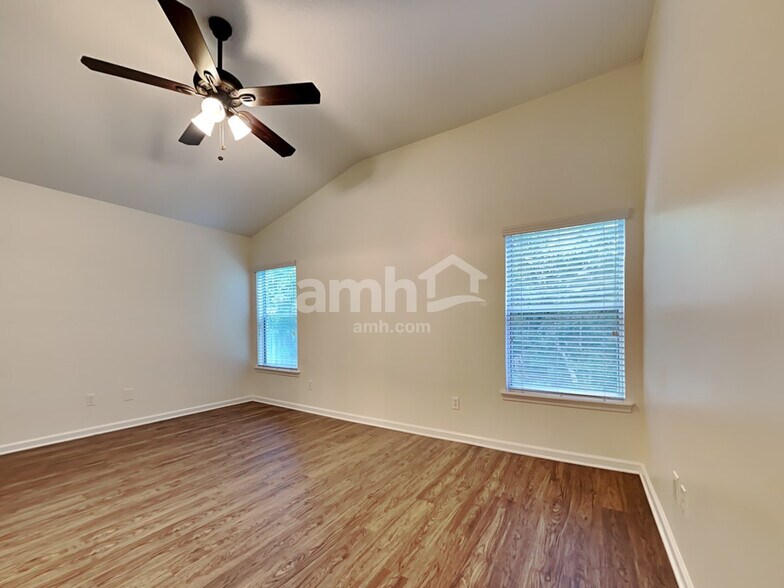 Building Photo - 587 Arborwood Dr