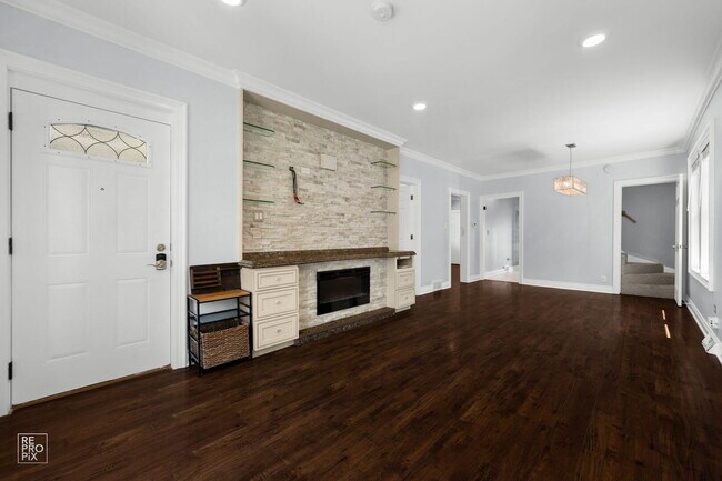 Building Photo - 1327 Euclid Ave