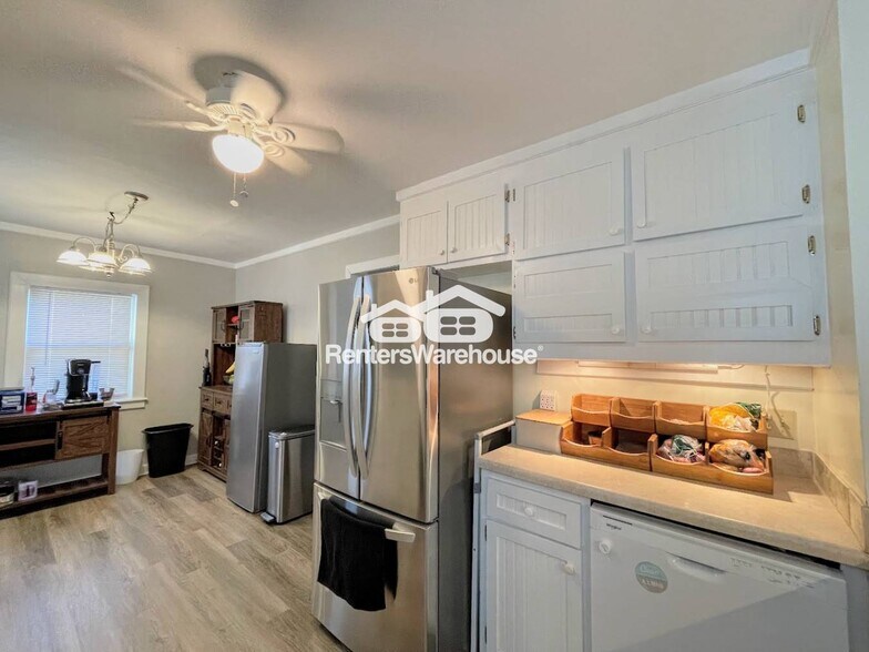 Building Photo - 8455 Radnor Rd