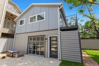 Building Photo - 2005 Portsmouth St