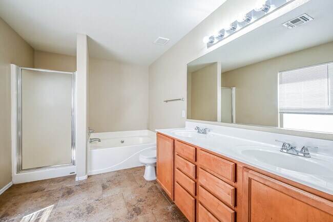 Building Photo - 3221 W Cavedale Dr