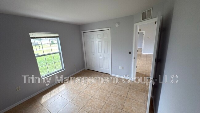 Building Photo - 4763 SW 138 Loop