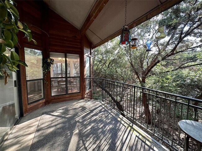 Building Photo - 4711 Spicewood Springs Rd