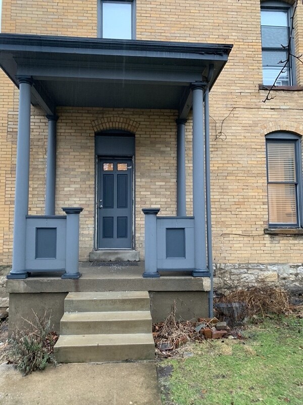 Building Photo - 259 W 4th Ave