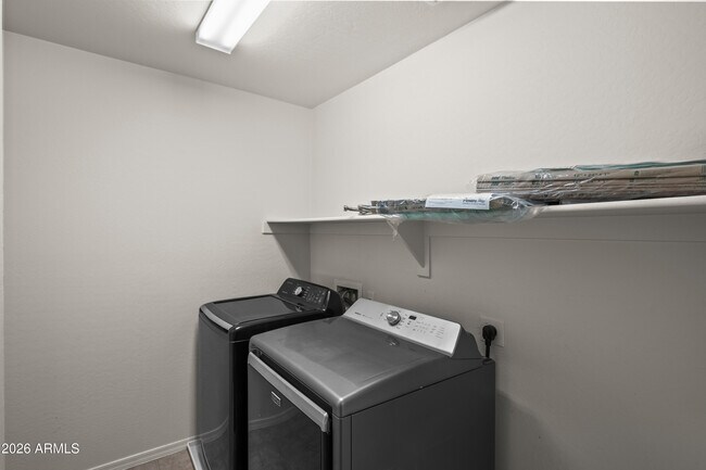 Building Photo - 472 N Ranger Trail