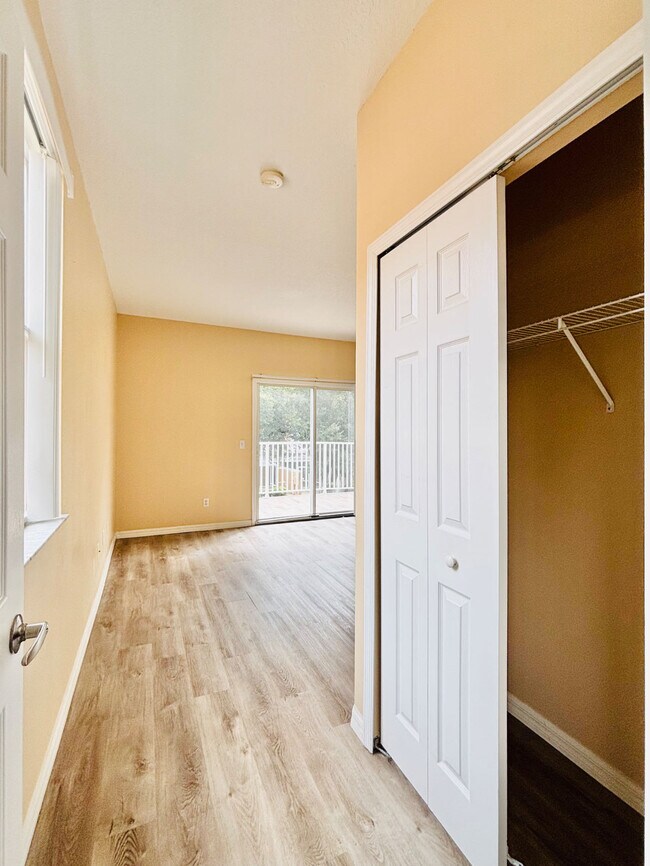 Building Photo - 1707 Retreat Cir