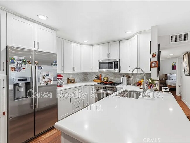 Building Photo - 3860 Amberly Dr