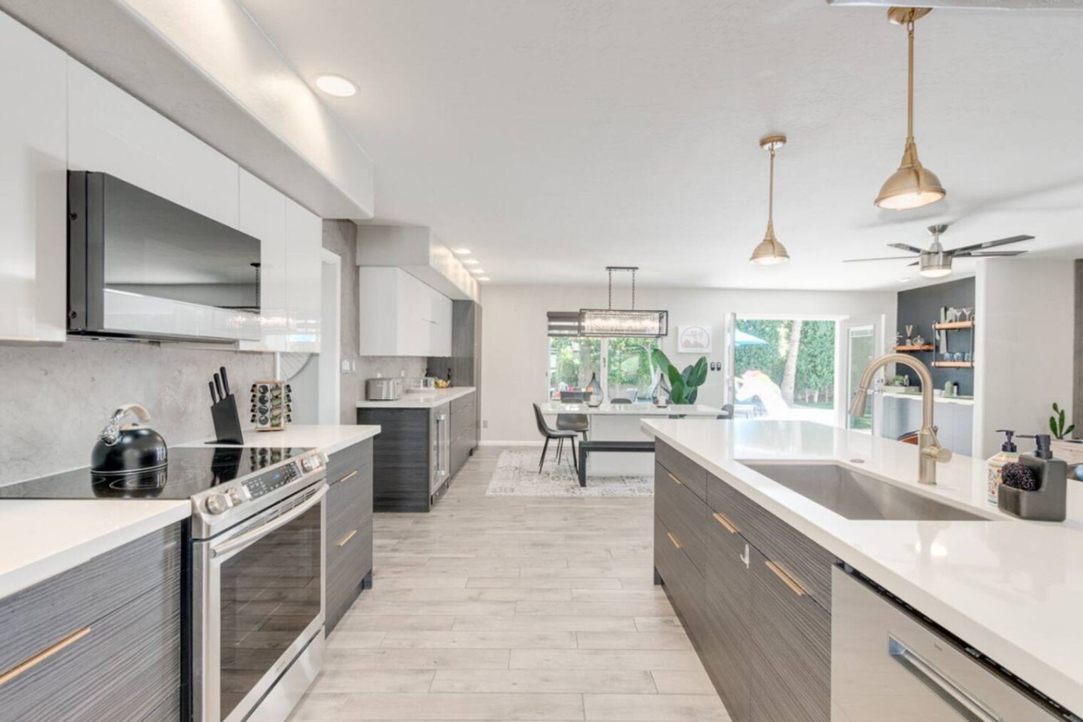 Building Photo - 6843 E Sheena Dr