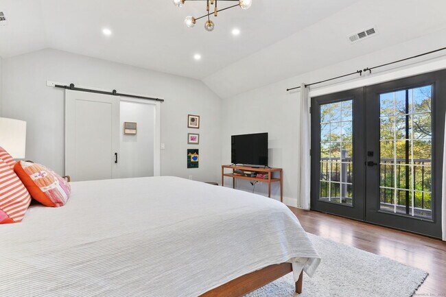 Building Photo - 58 Big Trail