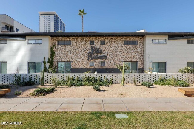 Building Photo - 3040 N 2nd St