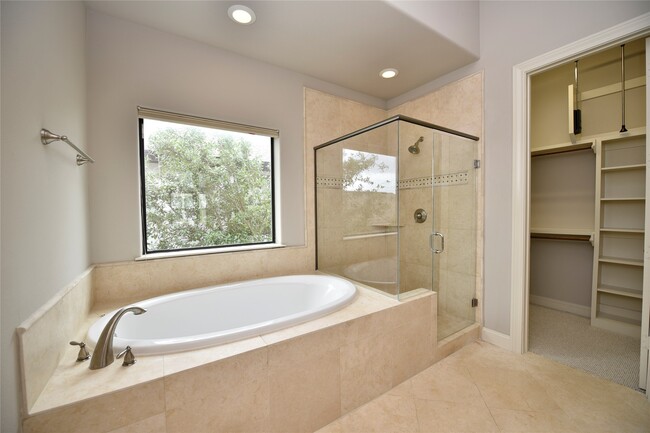 Building Photo - 5813a Kiam St