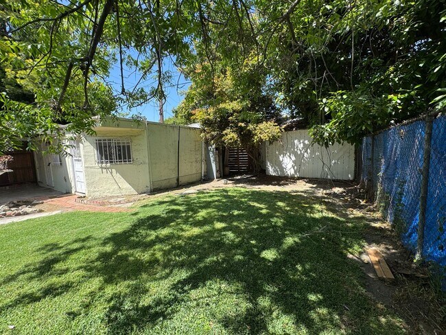 Building Photo - 4817 6th Ave