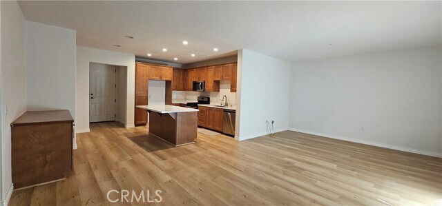 Building Photo - 401 S Anaheim Blvd