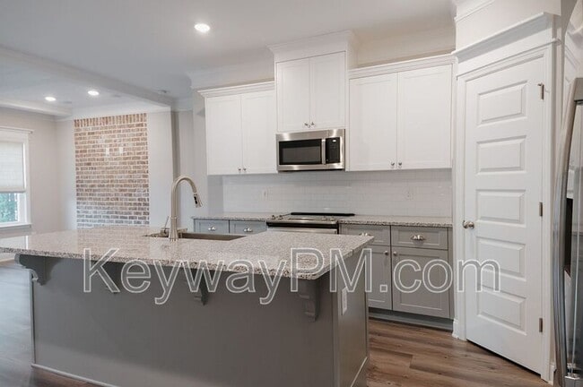 Building Photo - 124 Canton Park Ave