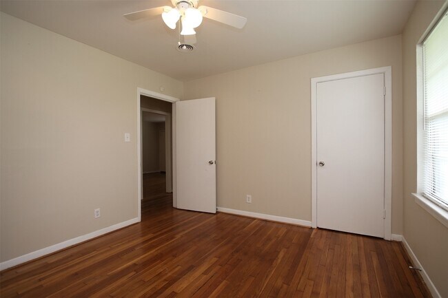 Building Photo - 8807 Timberside Dr