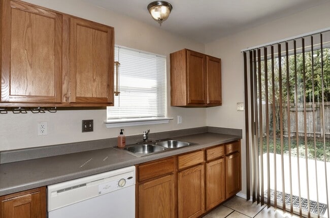 Building Photo - GREAT LOCATION: 1604 & SHAENFIELD  |  3 BE...