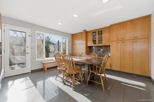 Building Photo - 1495 Bay Blvd