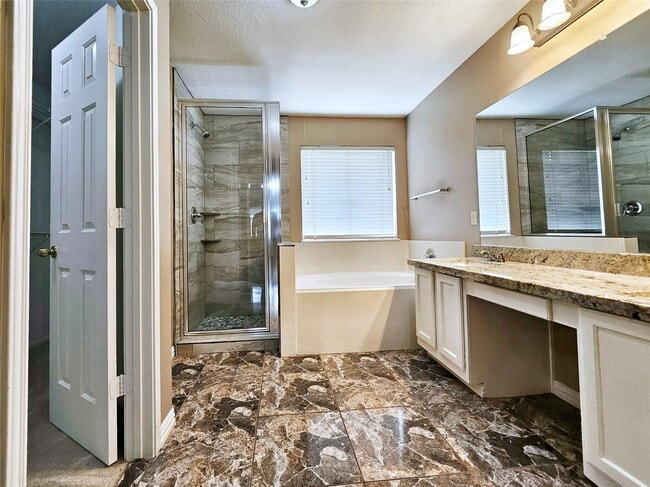 Building Photo - 16611 Creek Trail