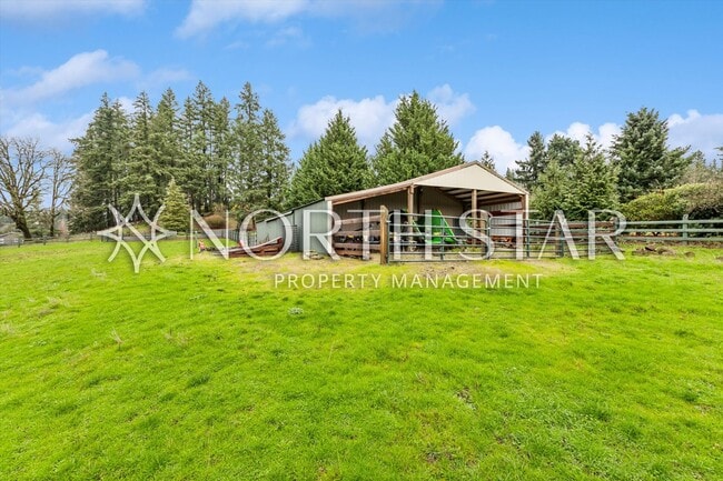 Building Photo - Escape to the Country, Spacious Contemporary in Wilsonville