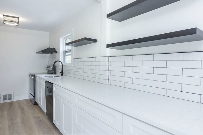 Building Photo - 15W355 Harvard St