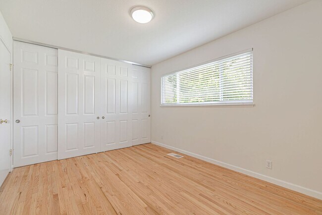 Building Photo - Cambrian Park Home Near Top Schools & Park...