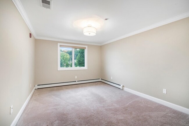 Building Photo - 14A Riverview Cir