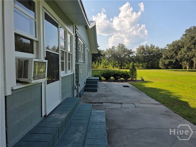 Building Photo - 807 Pound Rd