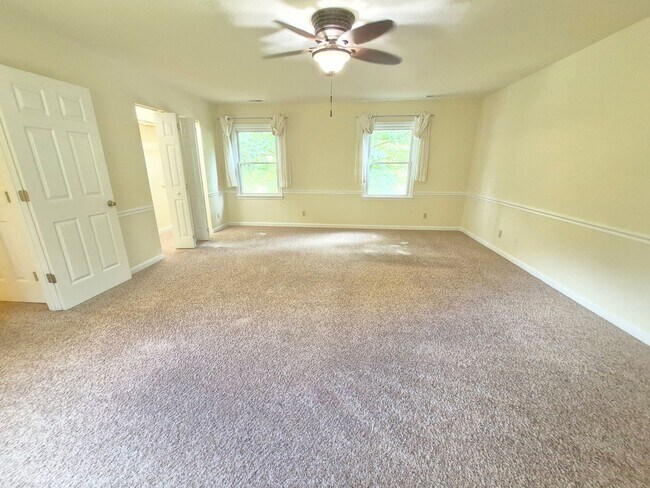 Building Photo - 125 Ivywood Dr