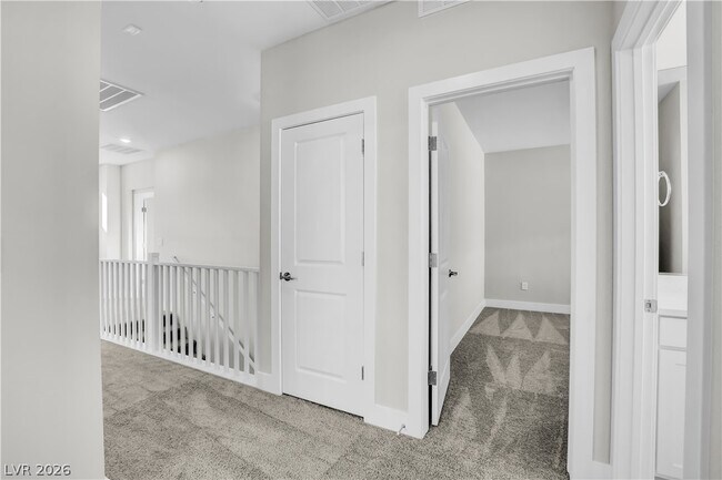 Building Photo - 6360 Pipers Brk Ln