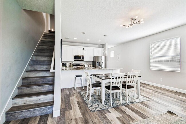 Building Photo - 3902 W Everett Ave