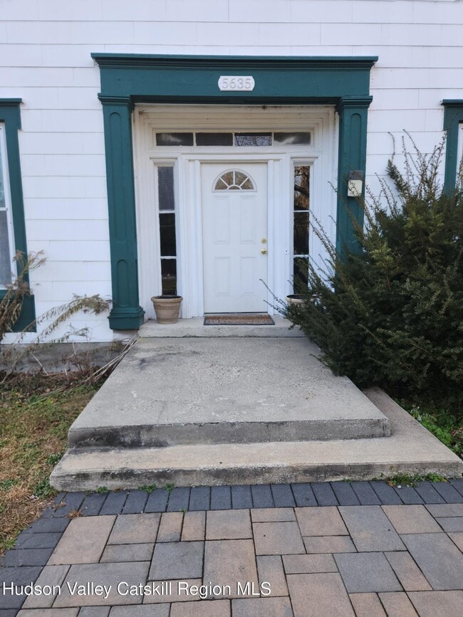 Building Photo - 5635-5639-5639 NY-82