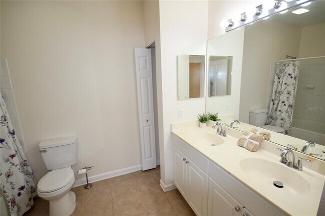 Building Photo - 913 Arbor Lakes Cir