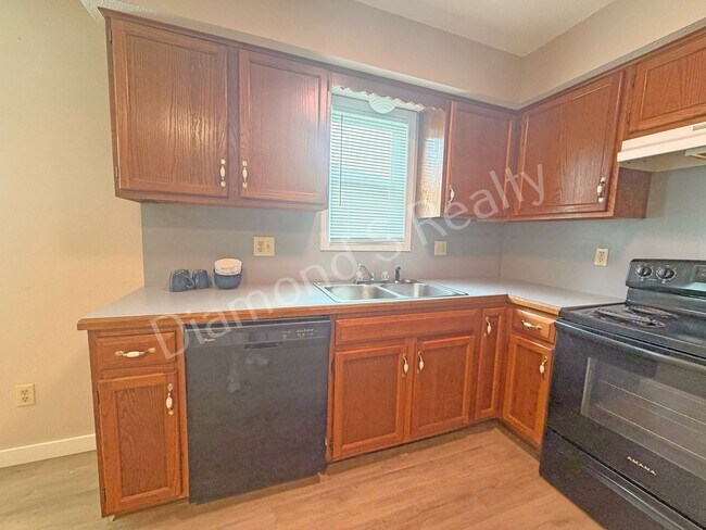 Building Photo - 1508 W Rainey St