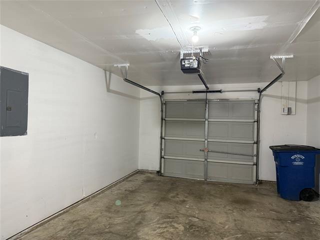 Building Photo - 10239 Blackjack Oaks Dr